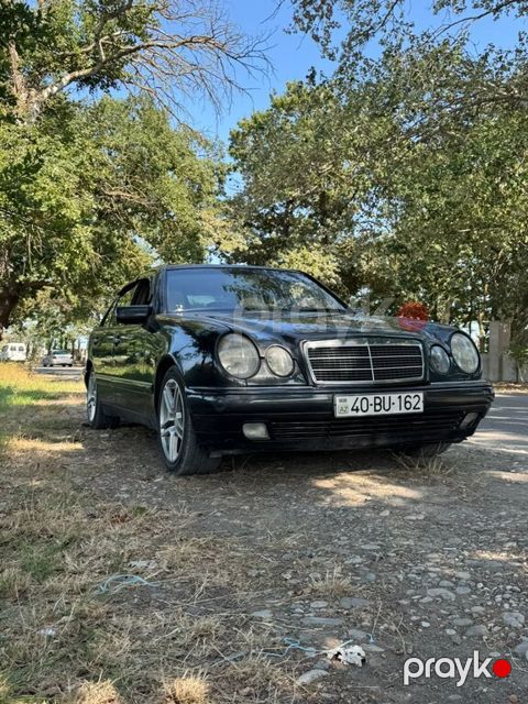 Mercedes E 230, 2.3 L, 1996 il, 445 680 km