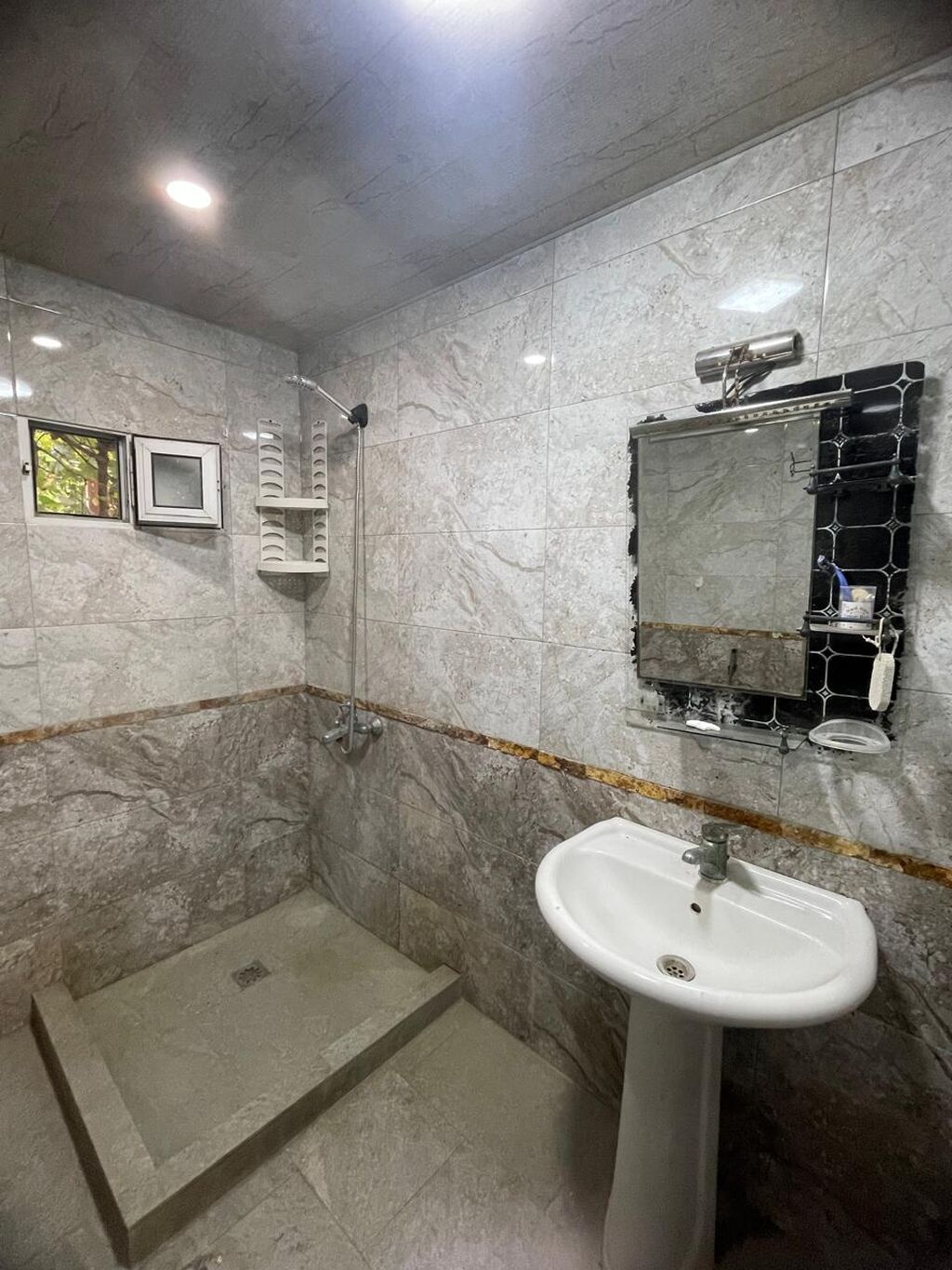 Kirayə verilir: 3otaqlı və böyük mətbəx studio olan ayrıca həyət evi — Daşınmaz əmlak, Bakı (8)