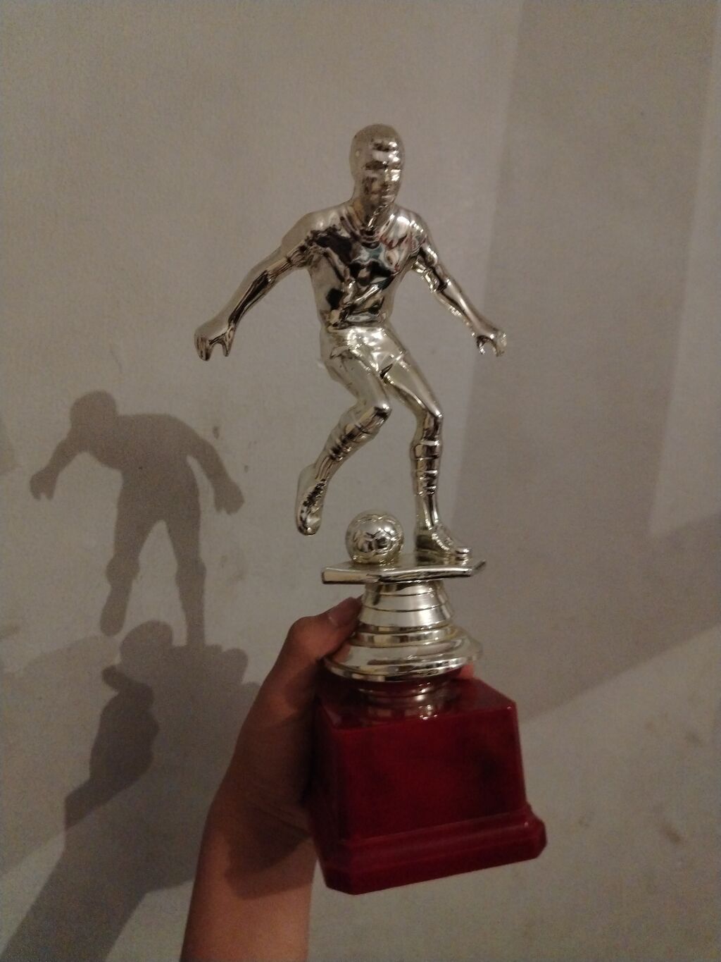 Futbol mövzulu kubok/abidə fiquru - Material: metalik rəngli plastik — İdman və istirahət, Bakı