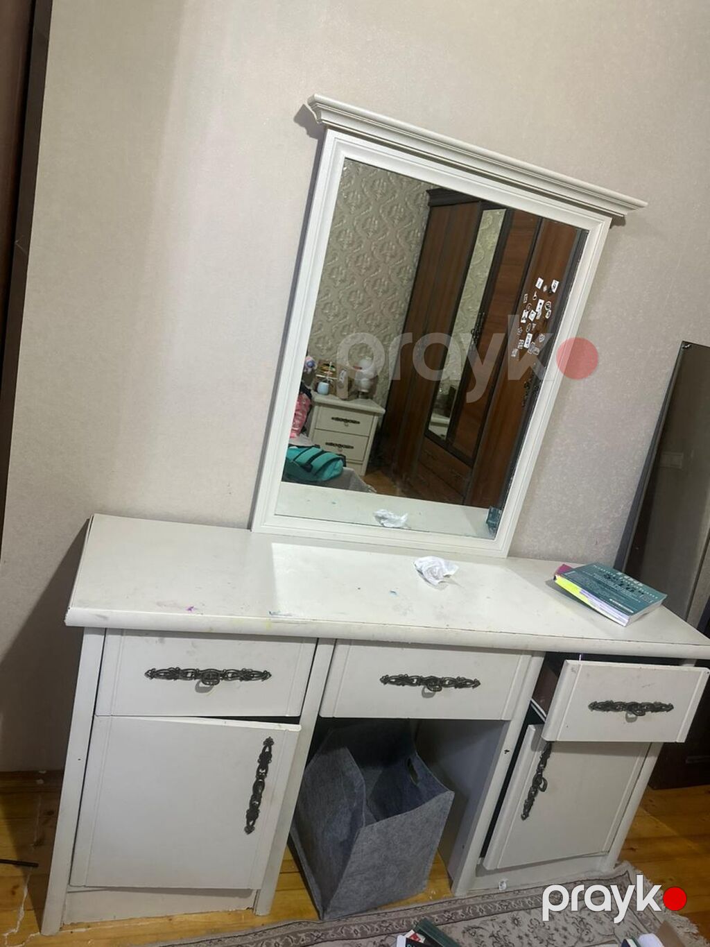 Yataq otağı mebel dəsti Tərkibi: - 6 qapılı böyük qarderob: ortada — Mebel, Digah (4)