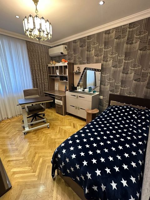 4-otaqlı mənzil, Q.Qarayev m., 100 m² — Bakı