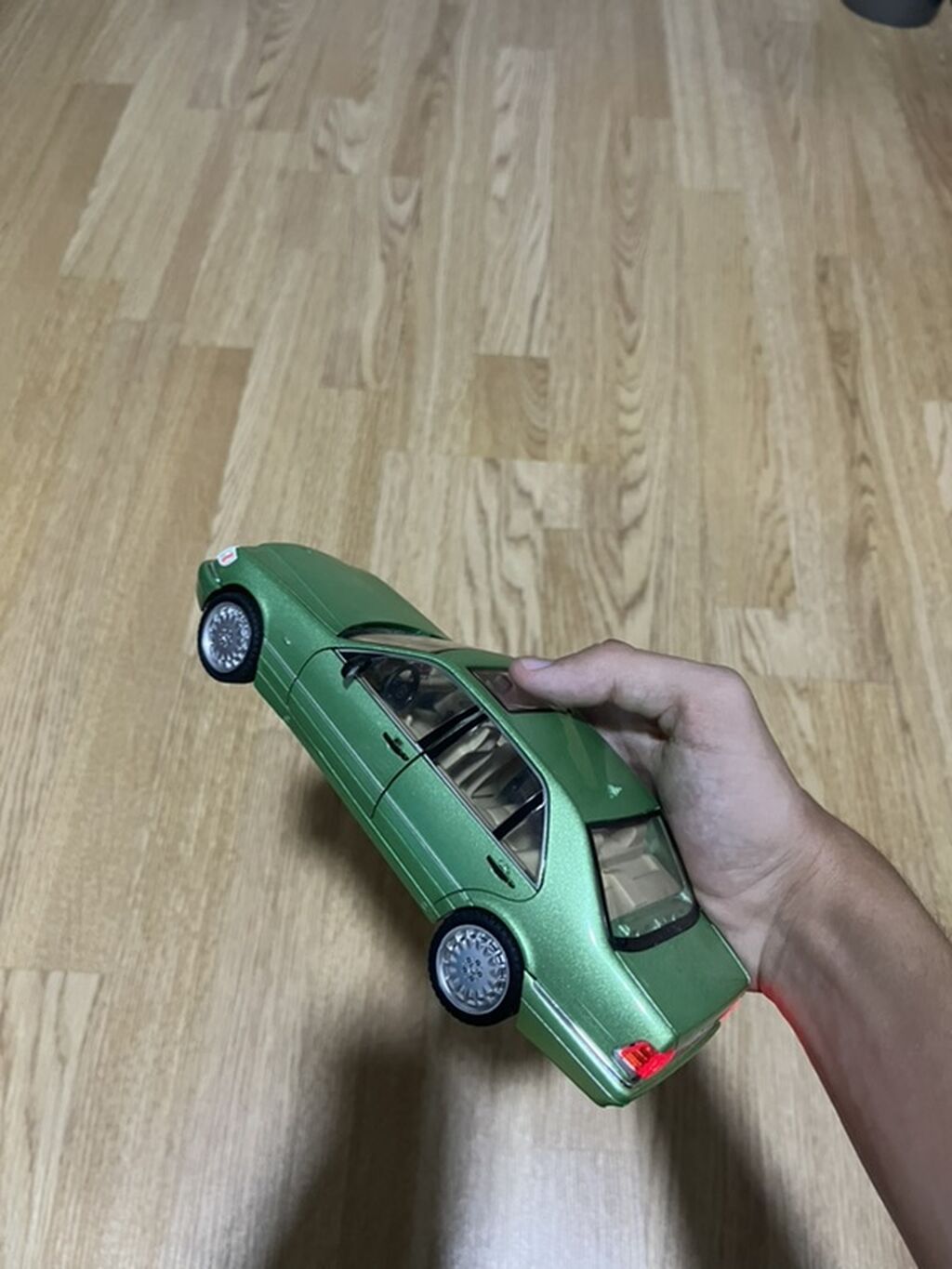 Maşın modeli – klassik sedan ölçülü die-cast (metal) kolleksiya modeli — Mallar, Bakı (2)