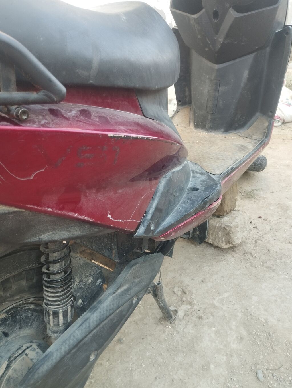 Demeli moped on hisseden qeza olunub yanlarında ciziglar var — Avto, Bakı (8)