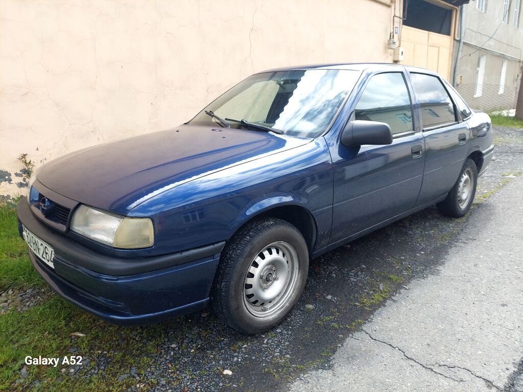 Opel Vectra A sedan - Kuzov: 4 qapılı sedan, tünd mavi rəng — Avto, Zaqatala (7)