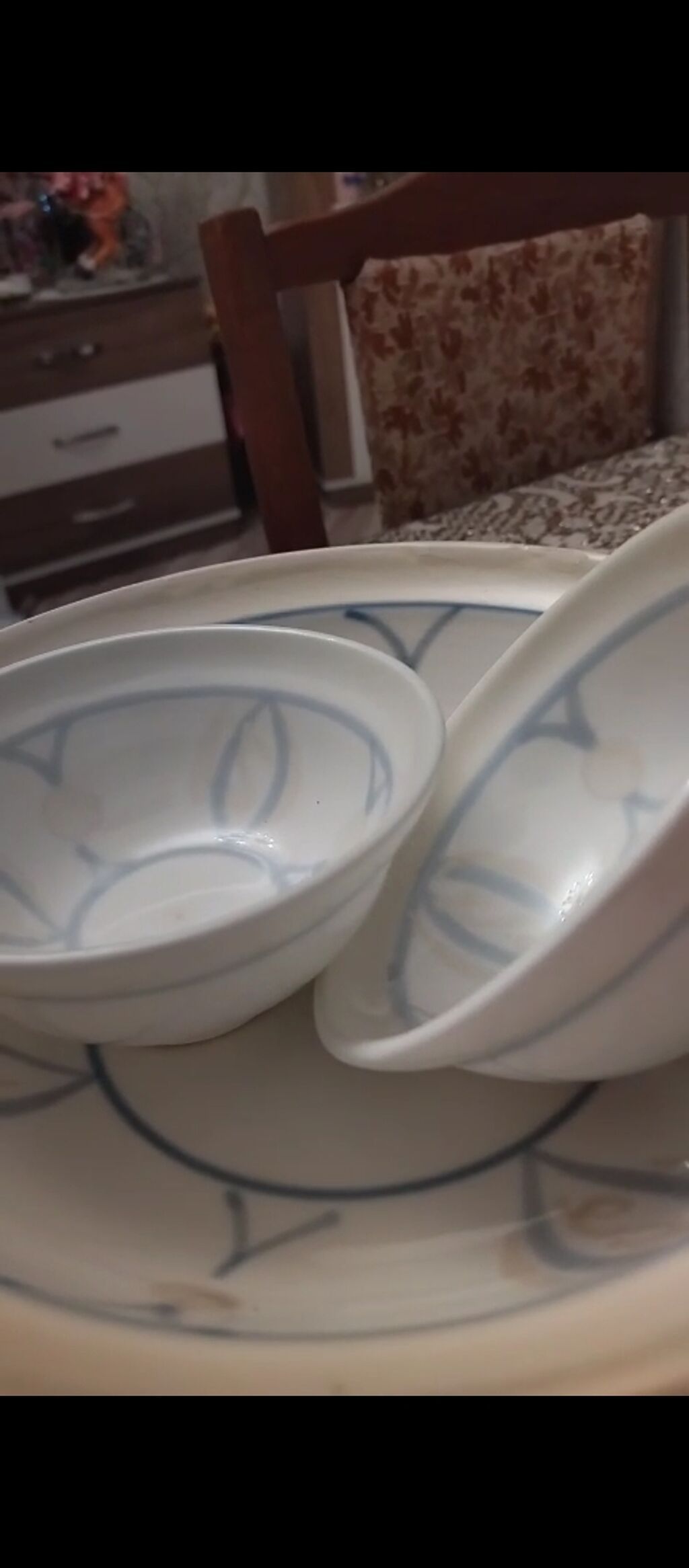 Porcelain qab dəsti – klassik ağ fonda zərif açıq-mavi naxışlarla — Mallar, Digah (3)