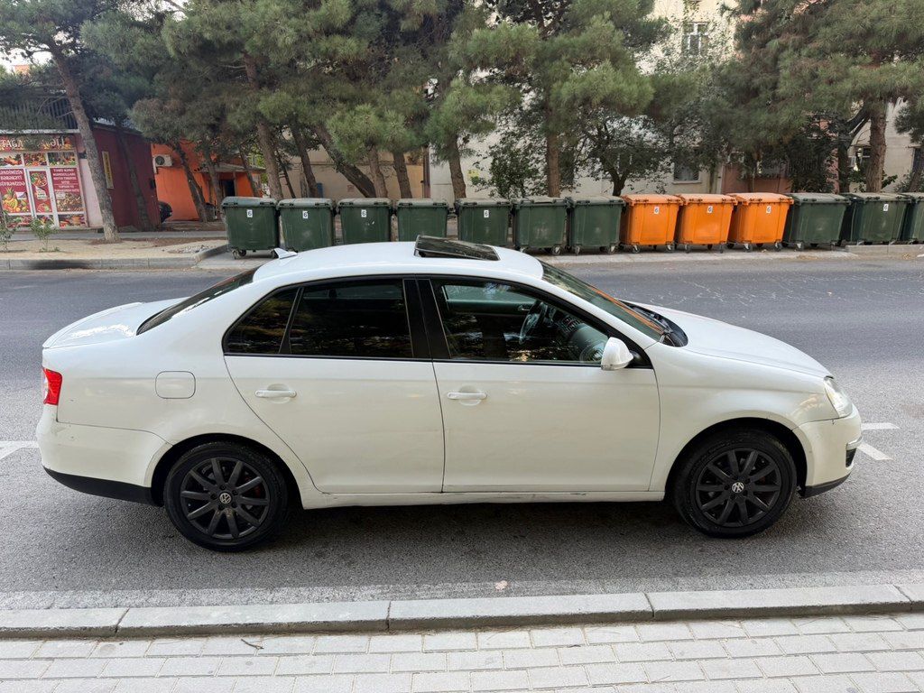 Volkswagen Jetta, 1.6 L, 2010 il, 243 000 km — Avtomobillər, Bakı (5)