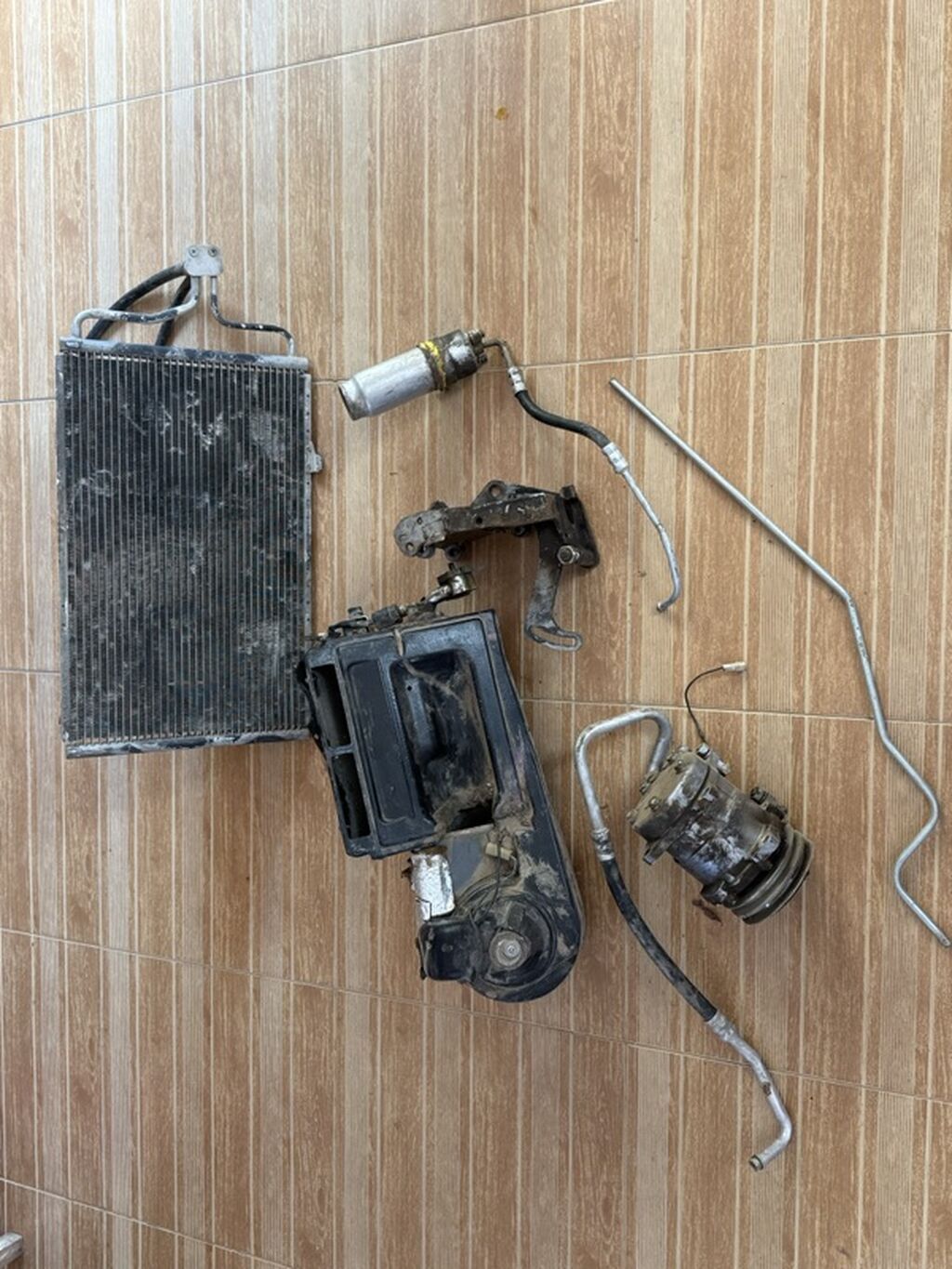 Niva kondisioneri.Zavod maşının üstündə gələndi — Ehtiyat hissələri, Gəncə (9)