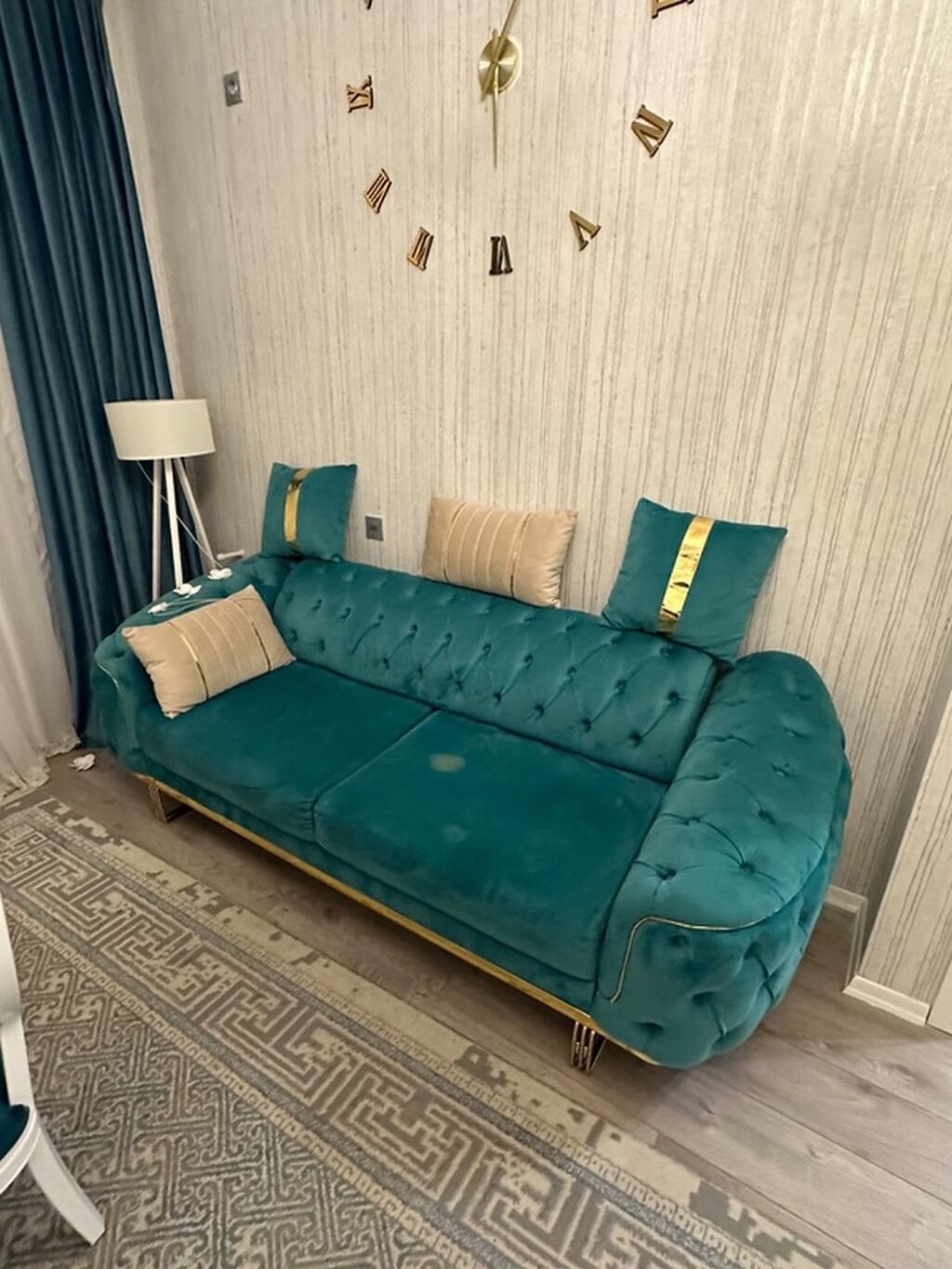 Klassik üslubda yemək qarnituru və divan dəsti - Dairəvi masa: Ağ — Mebel, Bakı (2)