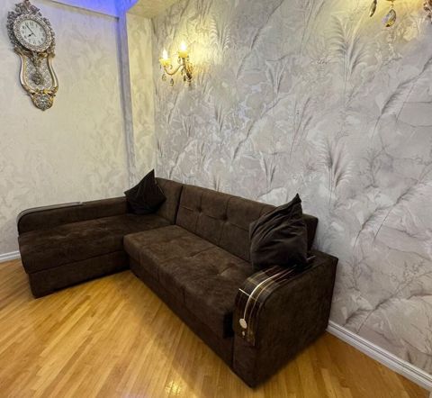 Kunc divan satilir. 190 azn. 250x150 olcude. Acilir bazasi var. Teze — Bakı
