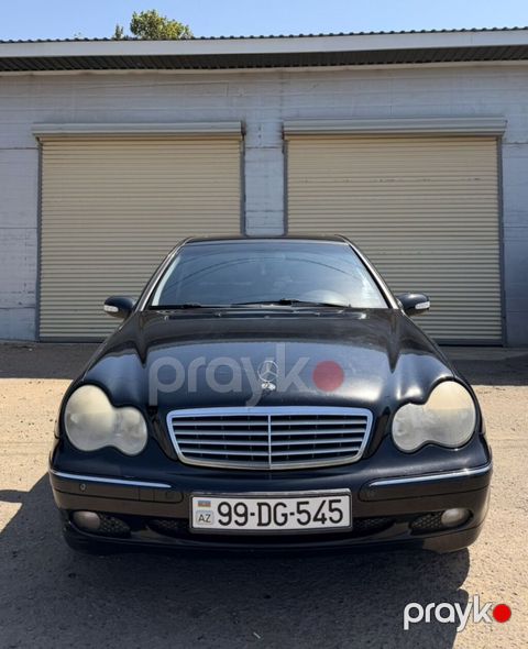 Mercedes-Benz C-Class: 2.4 l 2000 il Sedan