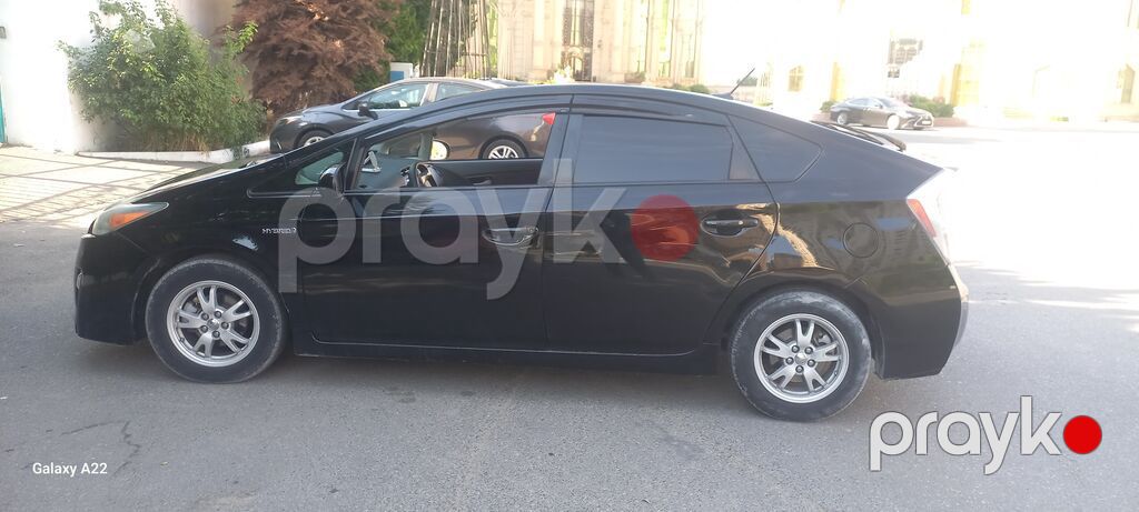 Toyota Prius: 1.8 l 2011 il Hetçbek — Avto, Bakı (3)