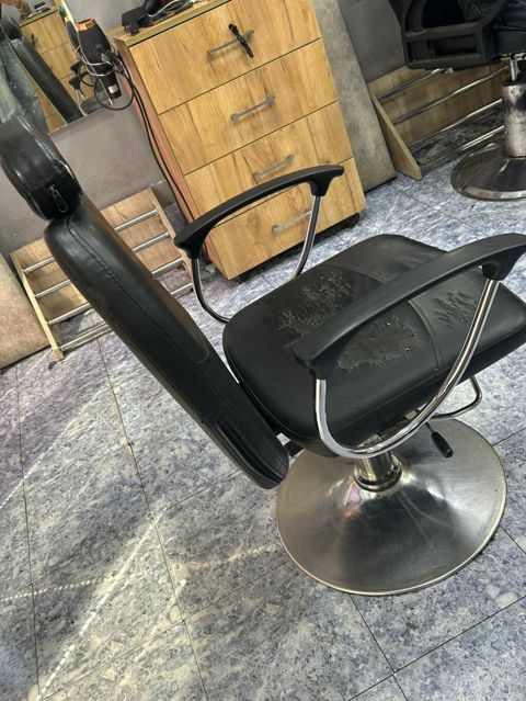 Peşəkar bərbər/kosmetologiya kreslosu - Rəng: qara - Material: süni — Digah