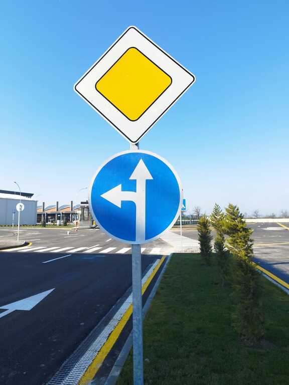 Yol nişanları — Təhlükəsizlik sistemləri, Bakı (8)