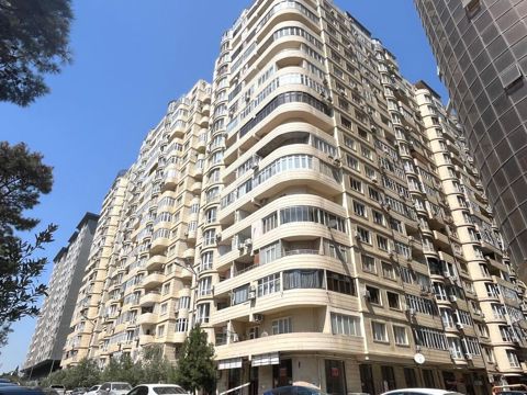 8 noyabr metrosu ilə üzbə-üz azər-ross mtk-da 2 otaqlı mənzil — Bakı