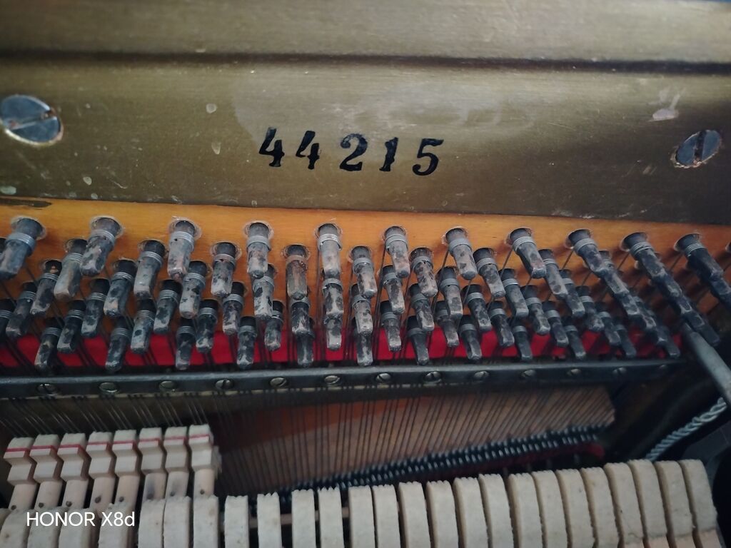 Satılır Pianino – vertikal, qara rəng, parlaq korpuslu. İki — Mallar, Digah (3)