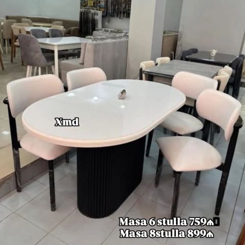 Ağ oval süfrəli, qara baza ayaqlı yemək masası dəsti. Yumşaq krem — Bakı