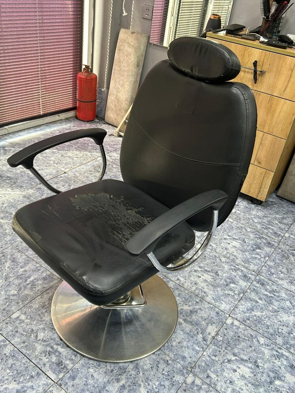 Peşəkar bərbər/kosmetologiya kreslosu - Rəng: qara - Material: süni — Mebel, Digah (2)