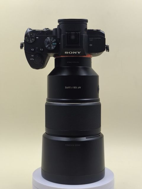 Sony a7 III Samyang AF 135mm 1.8 FE linza — Bakı
