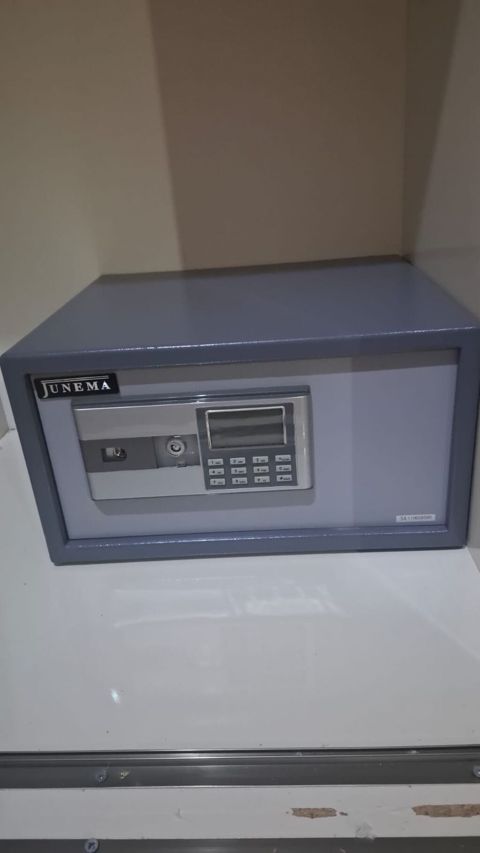 Seyf satılır 130 manata ünvan əcəmi & AF(3949)Junema elektron seyf — Digah