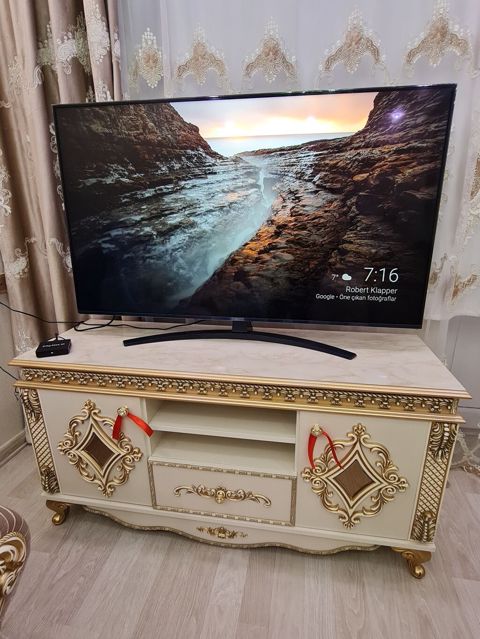 Klassik üslubda TV stendi - Material: ağac əsaslı, möhkəm karkas; üst — Bakı