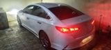 Hyundai Sonata – ağ rəngli, sedan kuzovlu. Şık və aerodinamik dizayn — Cars