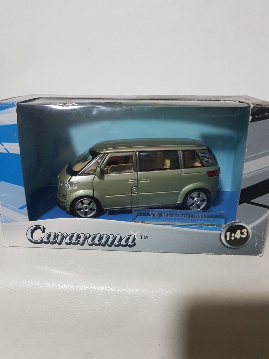 Kolleksiya üçün 1:43 miqyaslı die-cast model avtomobillər. Şəkillərdə — Mallar, Bakı (4)
