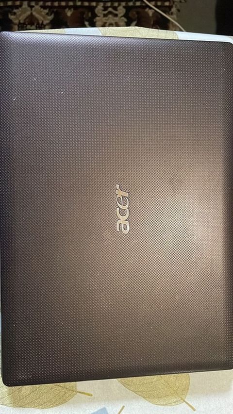 Acer Aspire 4738G noutbuku Texniki məlumatlar (etiketdən): - Model — Xırdalan