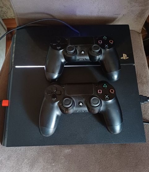 Sony PlayStation 4 (PS4) oyun konsolu Mortal Kombat 11,e-futboll var — Bakı