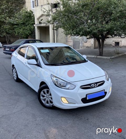 Hyundai Accent: 1.4 l 2012 il Sedan