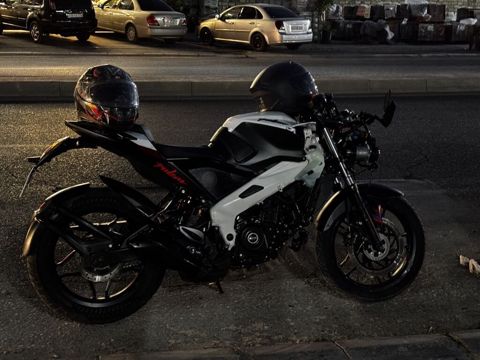 Bajaj - Pulsar RS200, 200 sm3, 2024 il, 32000 km — Digah