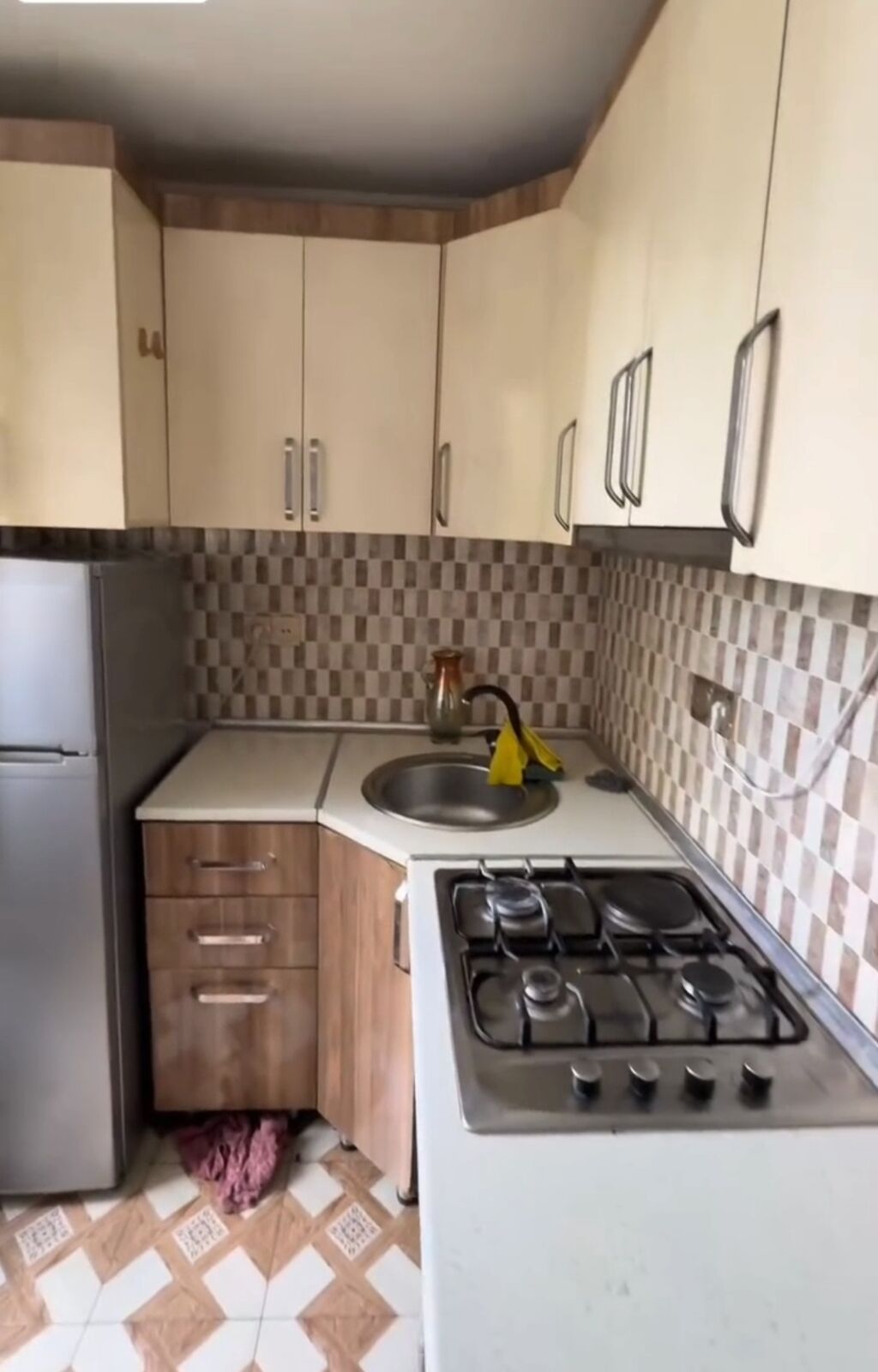 Elimler metrosun yaxınlıqı (metroya 5 deyqa piyada)BDU Aztu Azmiu — Daşınmaz əmlak, Bakı (8)