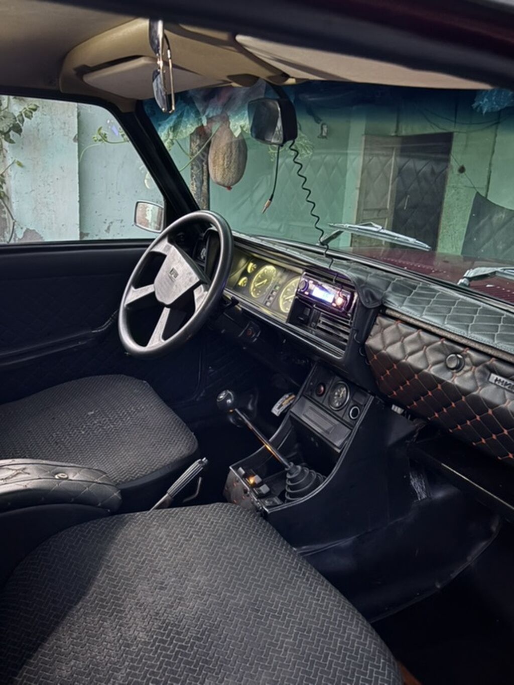 VAZ 2107 sedan - Kuzov: 4 qapılı sedan, tünd qırmızı/bordo rəng — Avto, Horadiz (7)