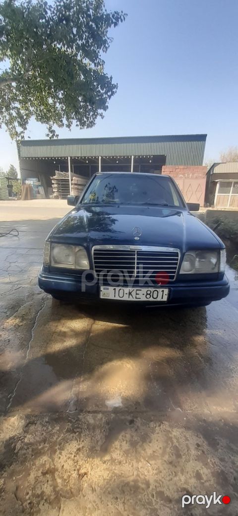 Mercedes-Benz E-Class: 2.5 l 1992 il Sedan