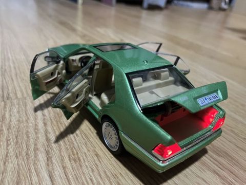 Maşın modeli – klassik sedan ölçülü die-cast (metal) kolleksiya modeli — Bakı