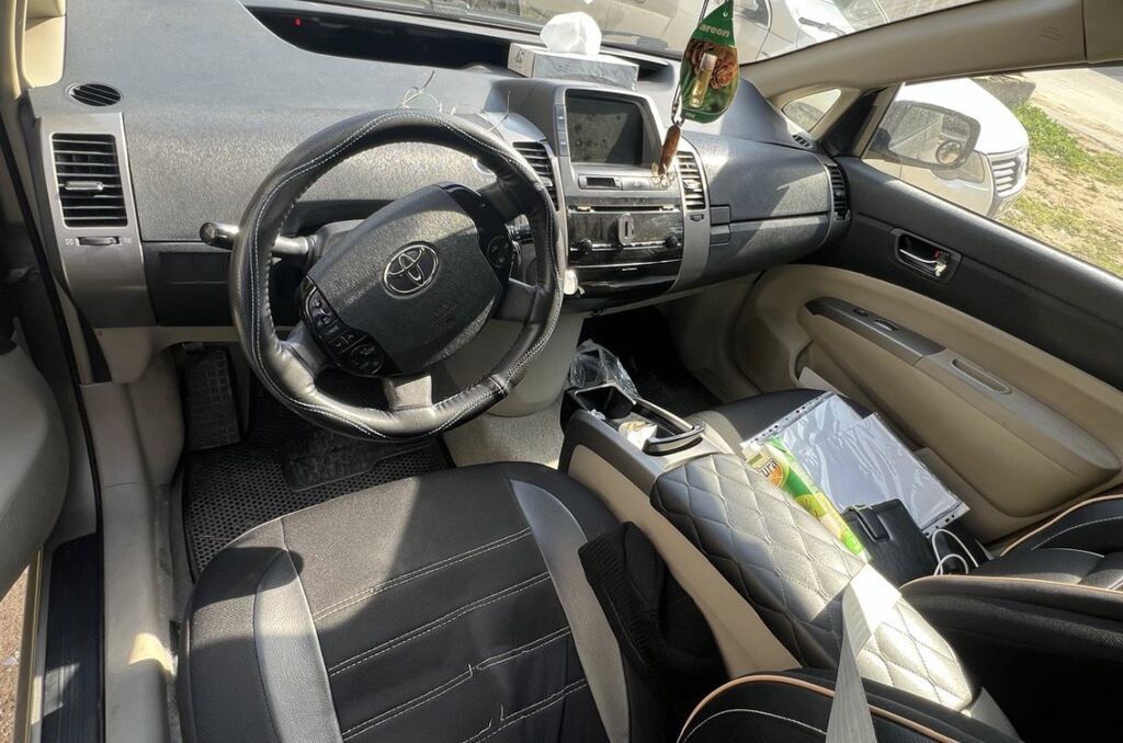Toyota Prius (2-ci nəsil) hibrid hetçbek Xarici görünüş: - Qızılı/boz — Avto, Masazır (5)