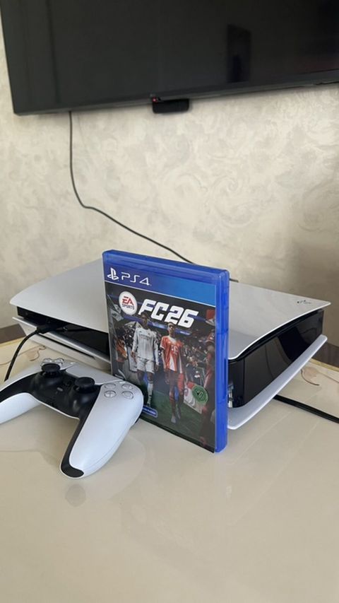 EA Sports FC 26 – PS4 disk (Blu‑ray) Məzmun: - Orijinal PS4 üçün — Bakı