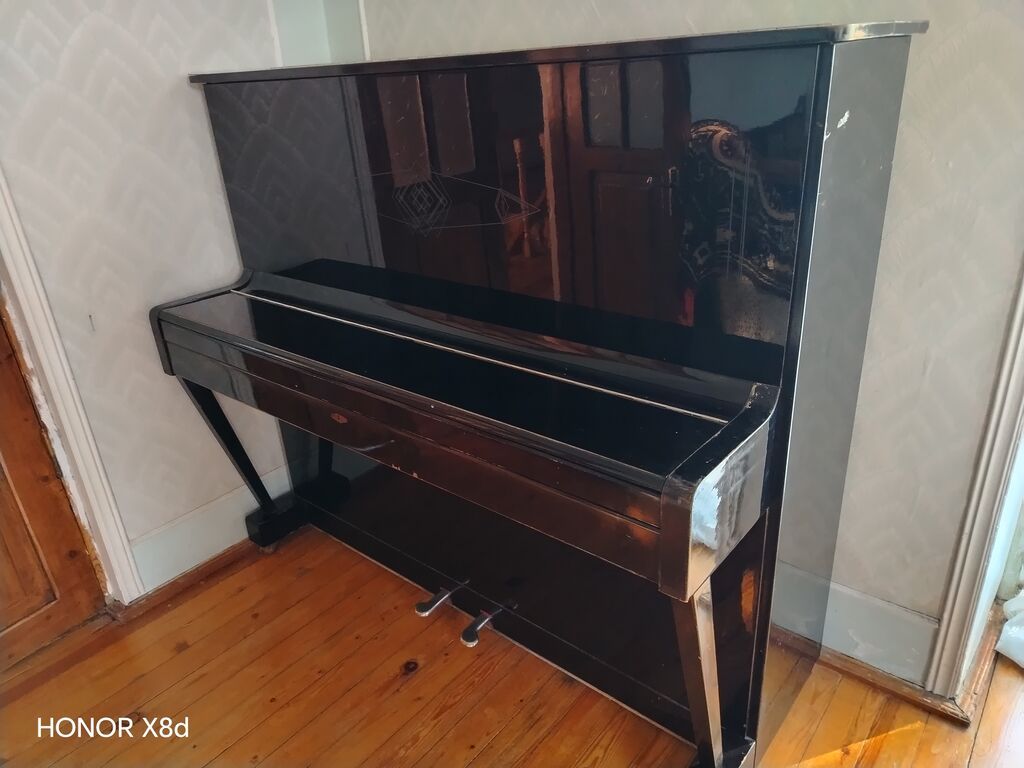 Satılır Pianino – vertikal, qara rəng, parlaq korpuslu. İki — Mallar, Digah (2)