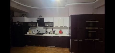 Mətbəx mebeli satılır 300 azn. olcu 6 metr.Penal hissesi 1.8 m qalan — Digah