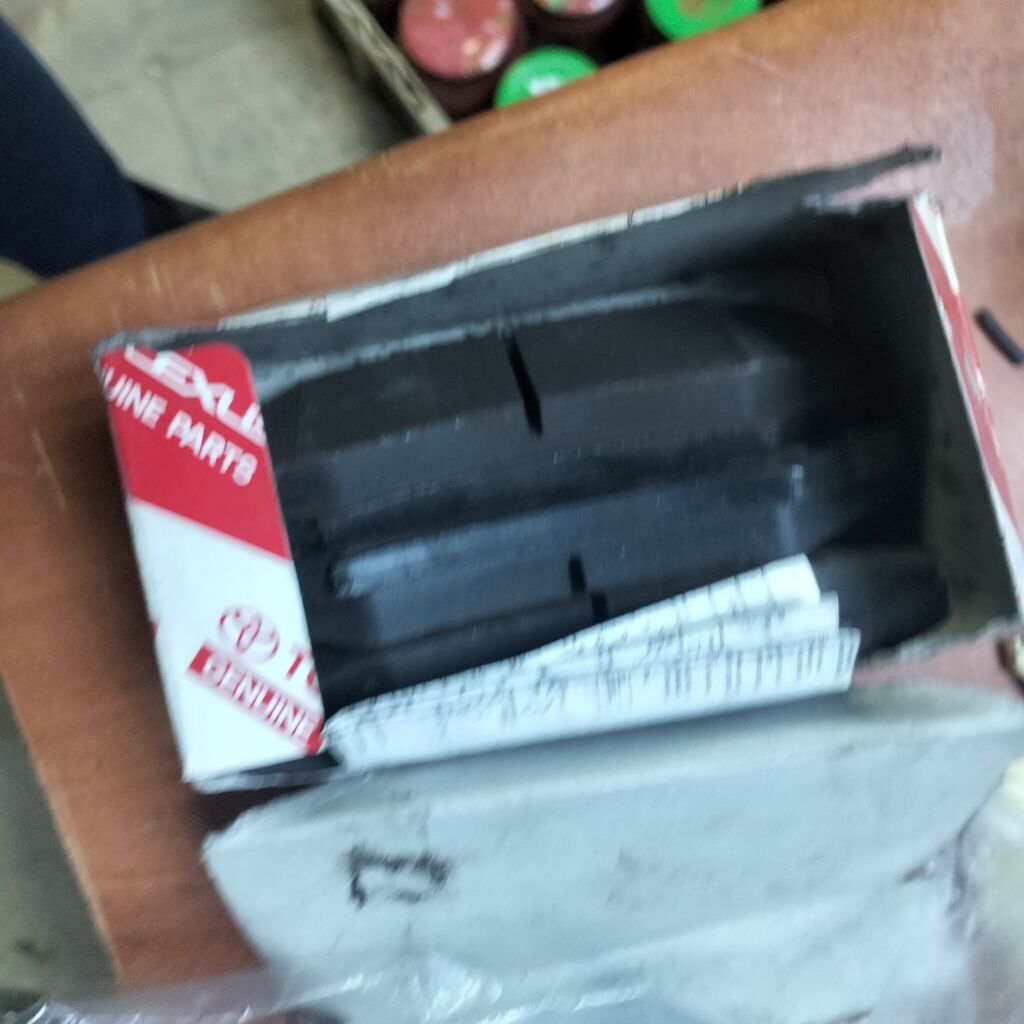 Tayota Landkruzer Arxa naklatqasi arginal naklatqasi üsdune qoyulub — Ehtiyat hissələri, Bakı (2)
