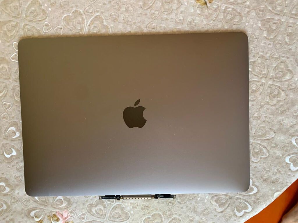Salam. a2337 M1 Macbook air ekranı.Ekran özü xarabdır.LCD — Apple Macbook, Bakı