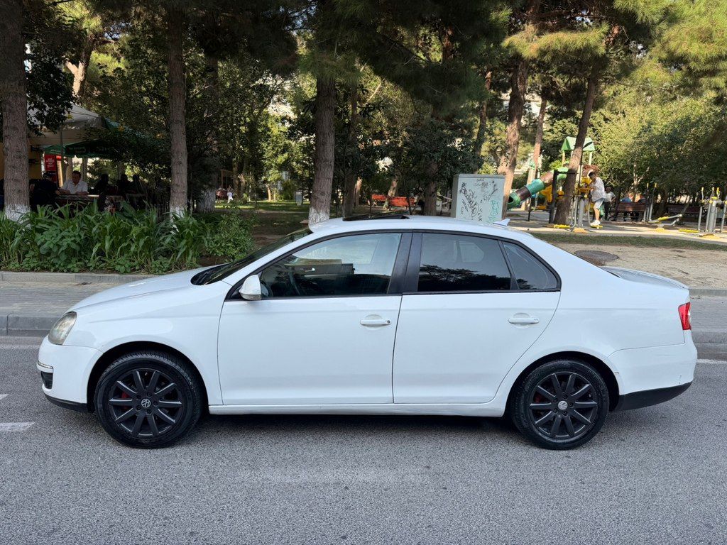 Volkswagen Jetta, 1.6 L, 2010 il, 243 000 km — Avtomobillər, Bakı (10)