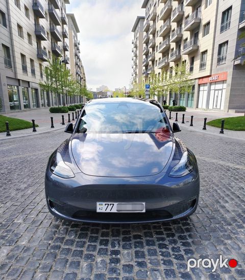 Tesla Model Y, 2023 il