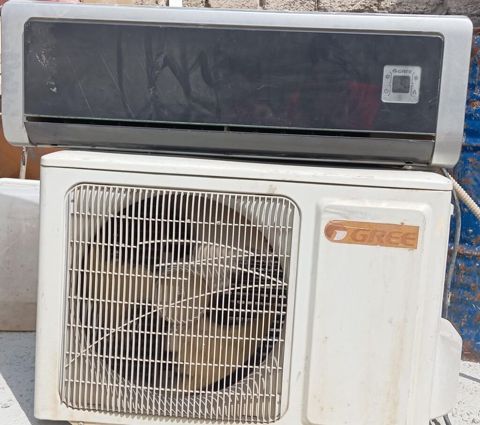 Gree kondisoner koç sebebiyle satılır Qiymet 300 man Cəmi 2 yay — Novxanı