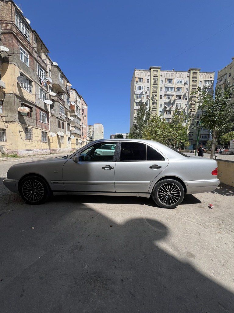 Mercedes E 230, 2.3 L, 1996 il, 452 246 km — Avtomobillər, Sumqayıt (3)