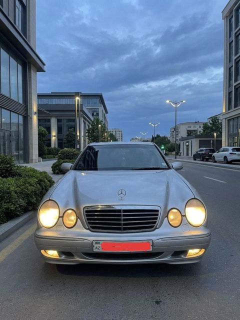 Mercedes E 220, 2.2 L, 2000 il, 265 000 km — Bakı