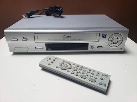 LG VHS videomaqnitofon + pult Xüsusiyyətlər: - Model: LG MG25 VHS — Şəki