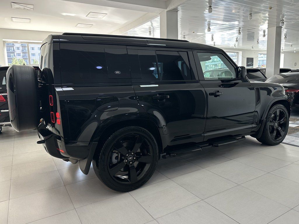 Land Rover Defender, 3.0 L, 2023 il, 27 000 km — Avtomobillər, Bakı (6)