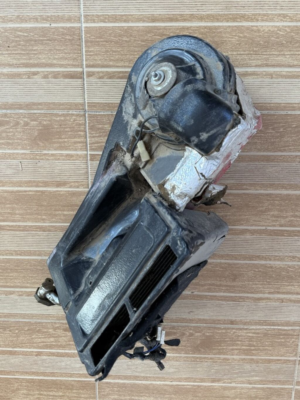Niva kondisioneri.Zavod maşının üstündə gələndi — Ehtiyat hissələri, Gəncə (5)