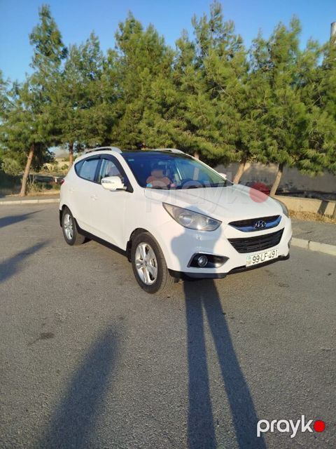 Hyundai ix35, 2.0 L, 2012 il, 300 450 km