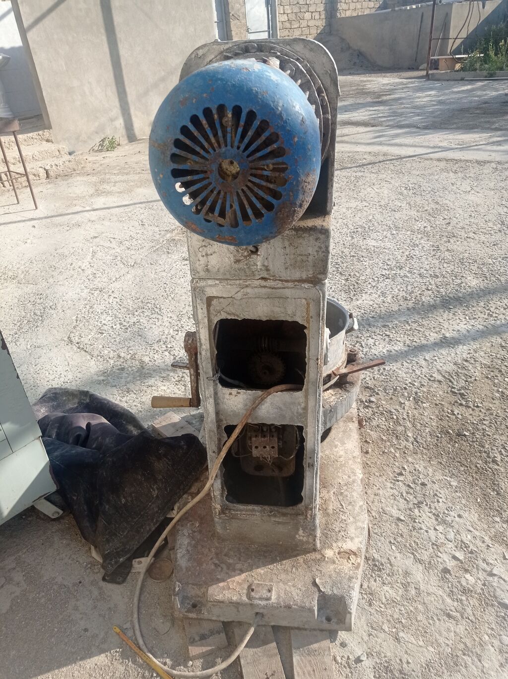 Sənaye tipli xəmirdöyən/mikser və elektrikli fırın komplekti - Güclü — Mallar, Bakı (6)
